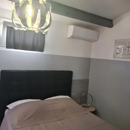 Chambre Cosy Avec Terrasse Apartment Arles Exterior photo